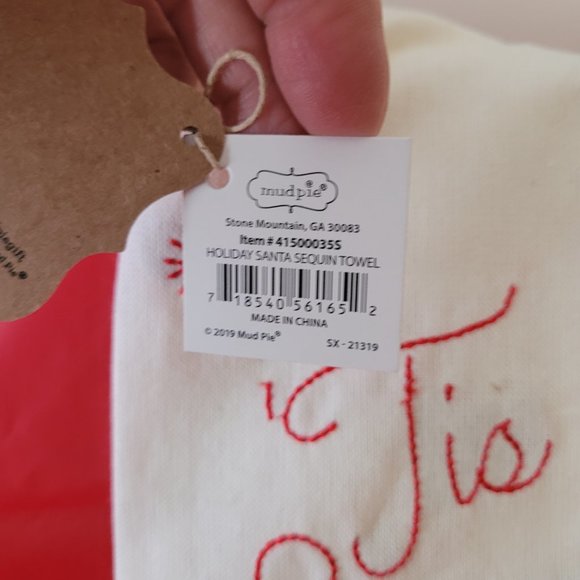 2 Santa Christmas Holiday Towels (310) - Picture 3 of 9